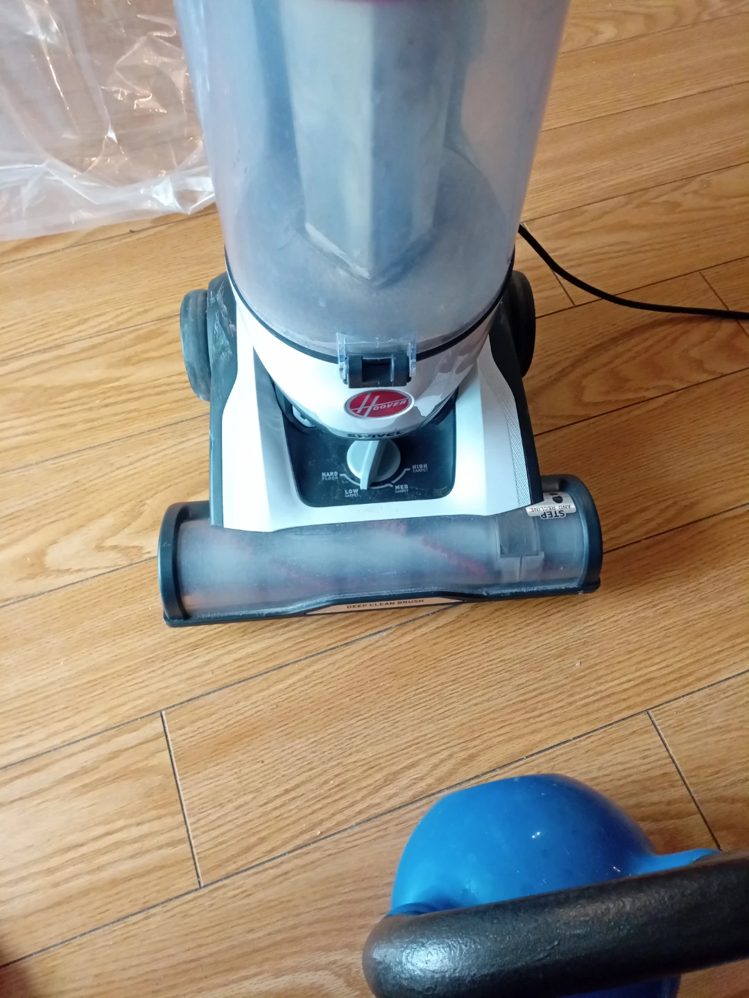 Hoover MaxLife High Performance Swivel Vacuum - photo 2
