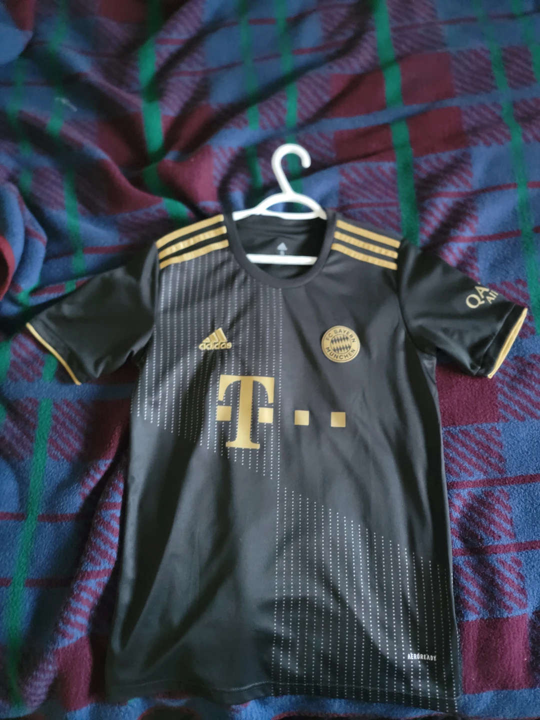 FC Bayern Munich Lewandowski #9 Soccer Jersey - Black/Gold
