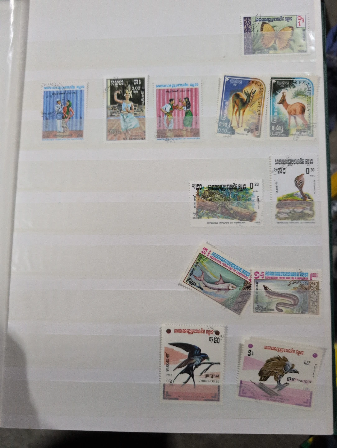 Assorted International Postage Stamps - photo 5