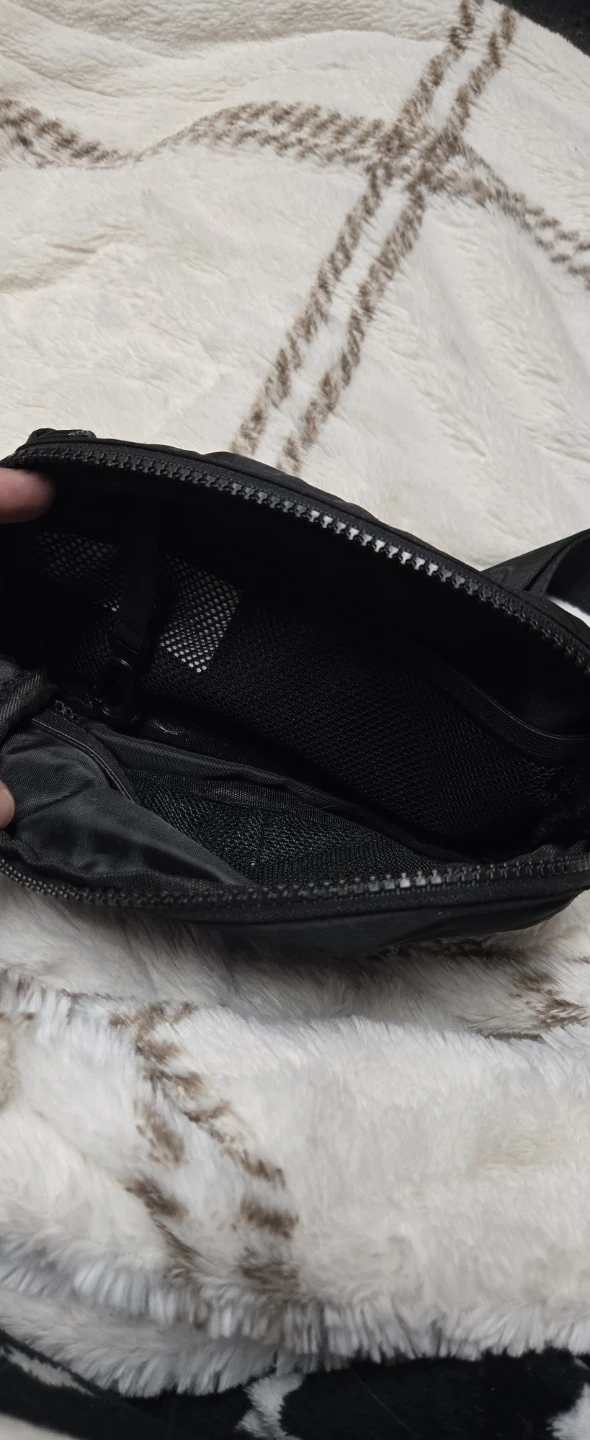 Lolé Belt Bag - Black - photo 3