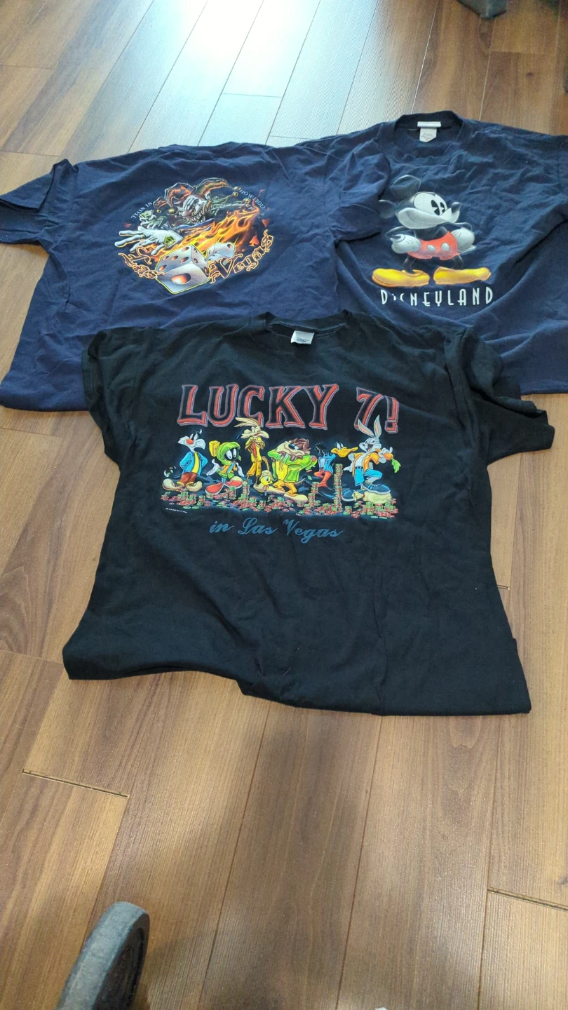 Lot of 3 T-Shirts: XL