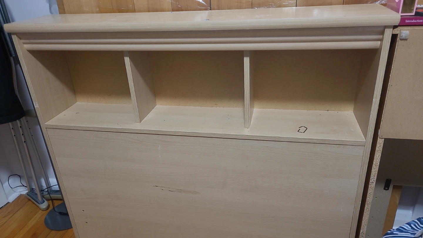 Wooden headboard with shelves - photo 2