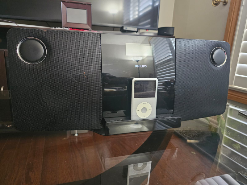 Philips Docking Station with iPod