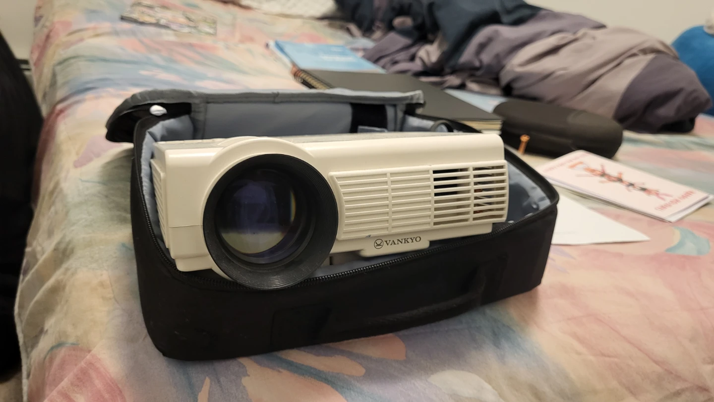 VANKYO Projector with Carrying Case