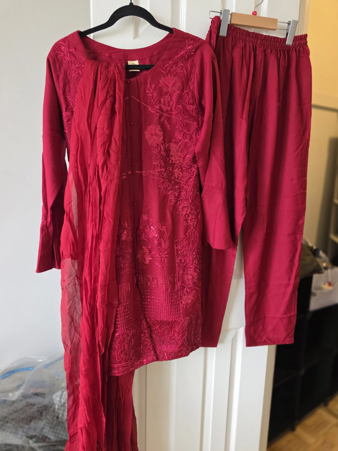 Red Embroidered Kurti and Pants Set - photo 2