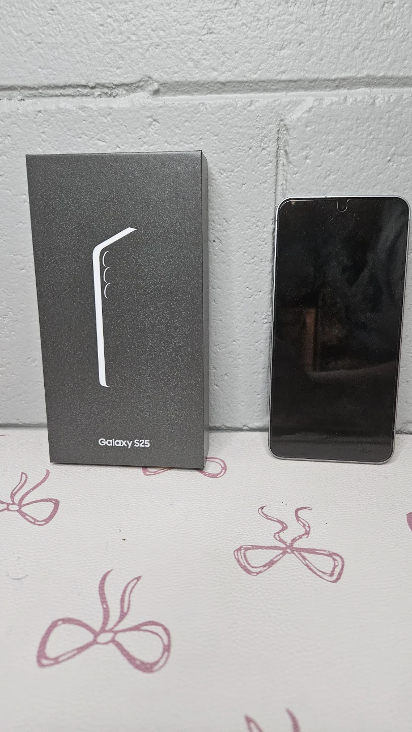 Samsung Galaxy S25 Smartphone