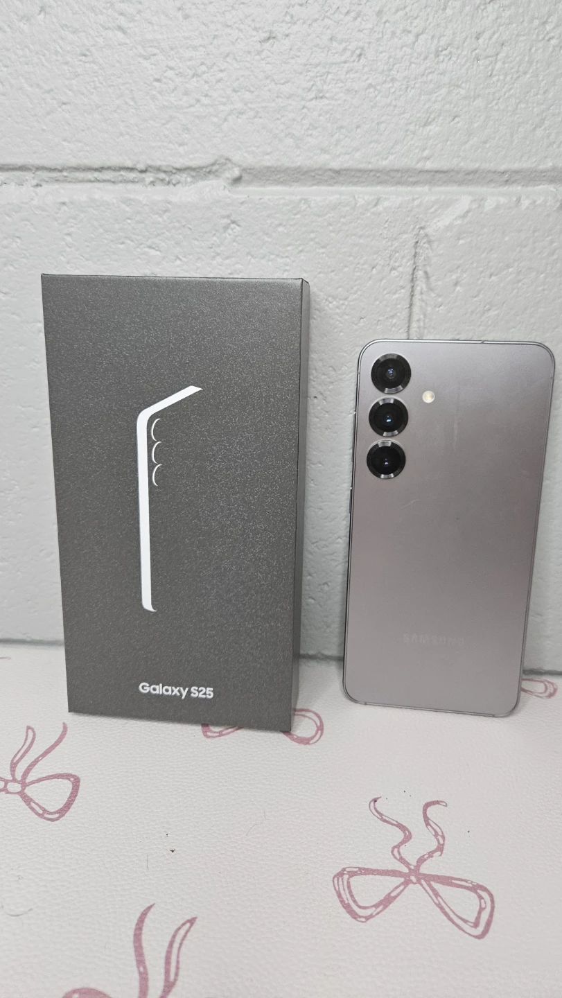 Samsung Galaxy S25 Smartphone - photo 2