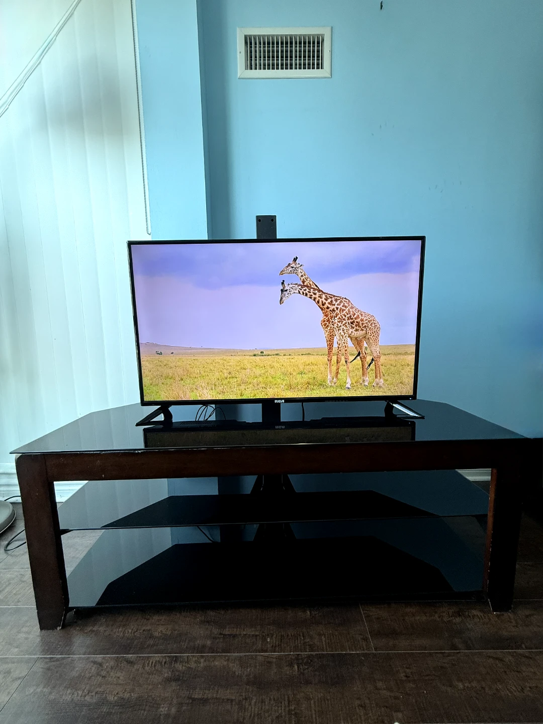 TV with TV table wall mount - photo 4