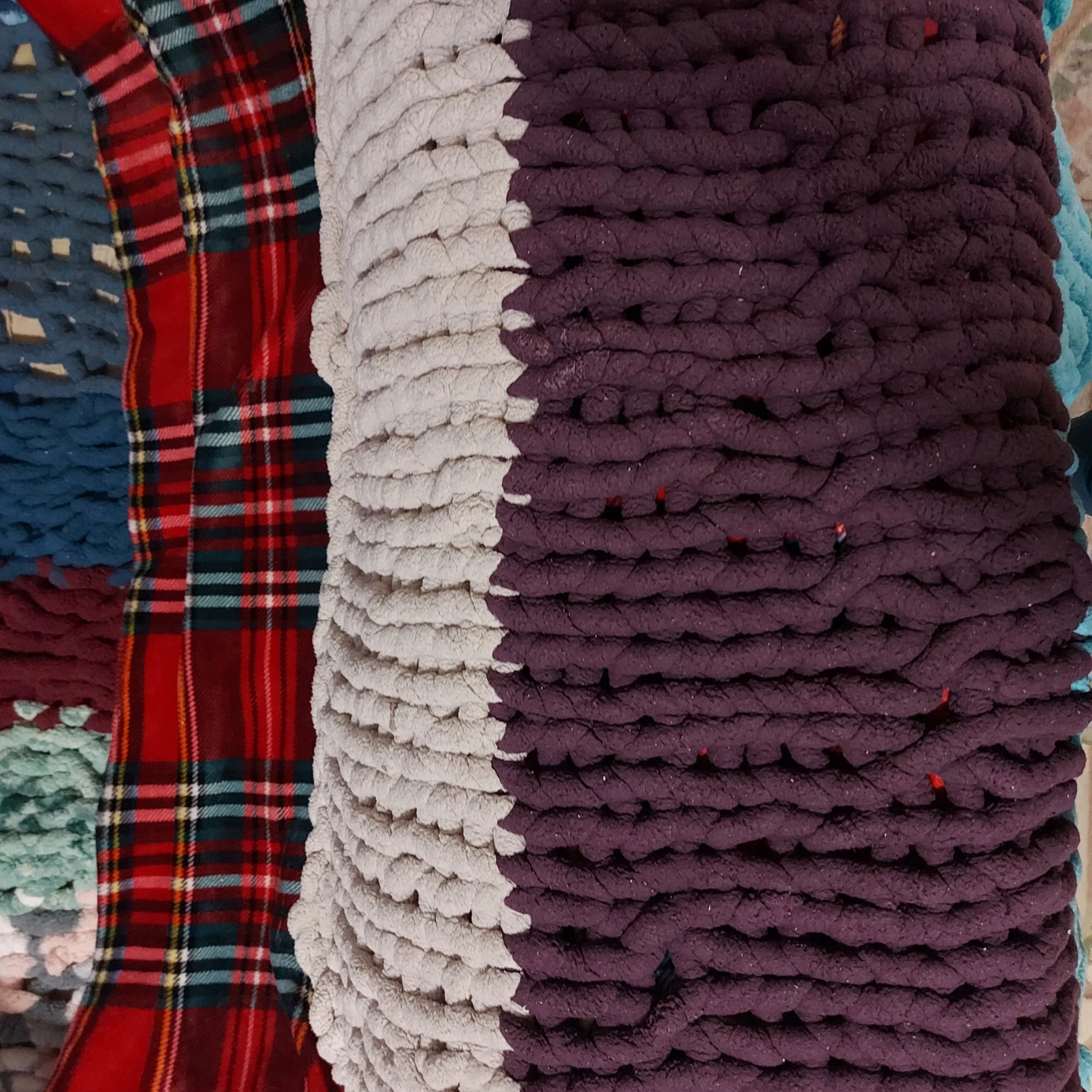 Chunky Chenile Wool Blanket - photo 2