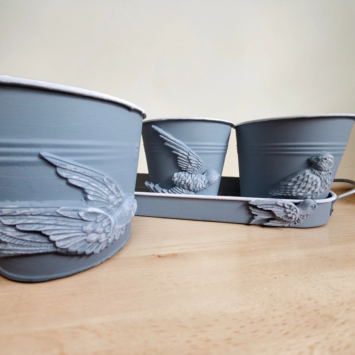 Set of 3 Decorative Bird Planters with Tray - photo 2