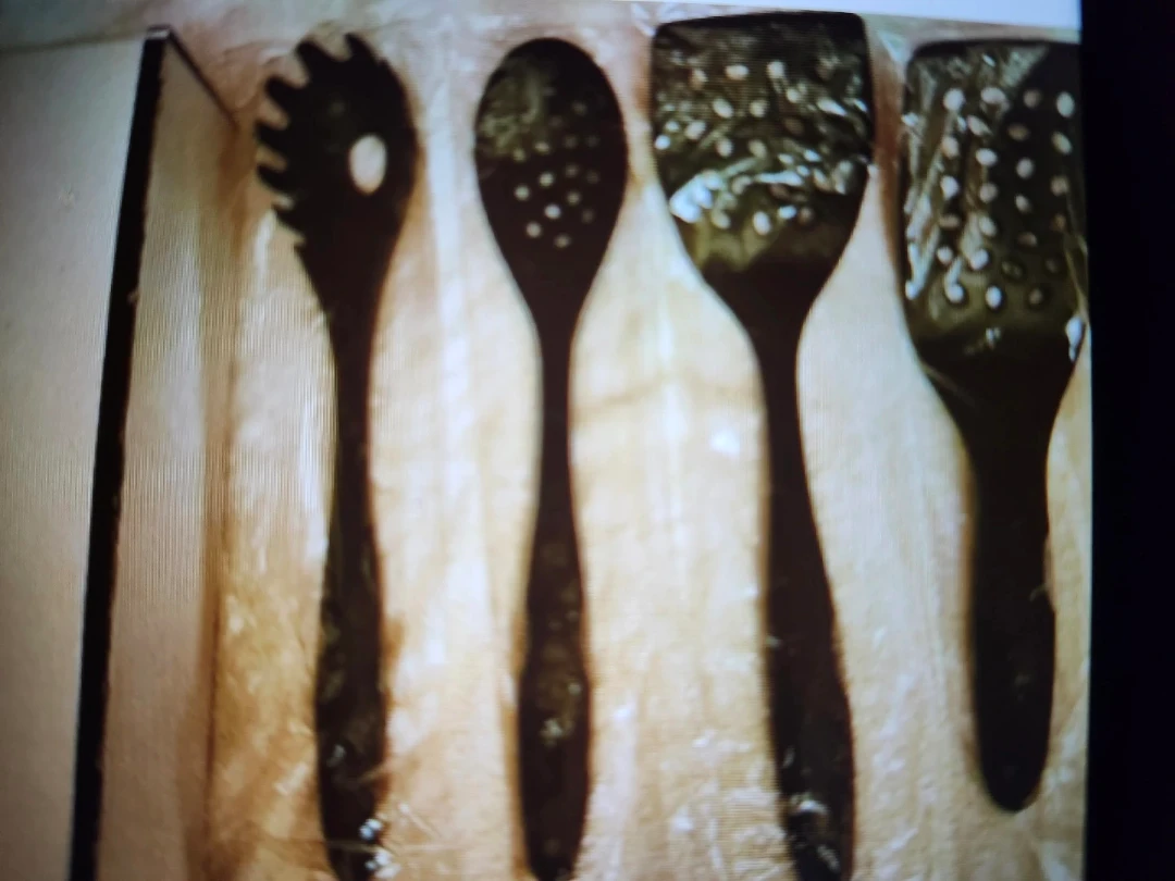 4 Piece SET Kitchen Utensils, Spoon, Spatulas. BLACK, NEW