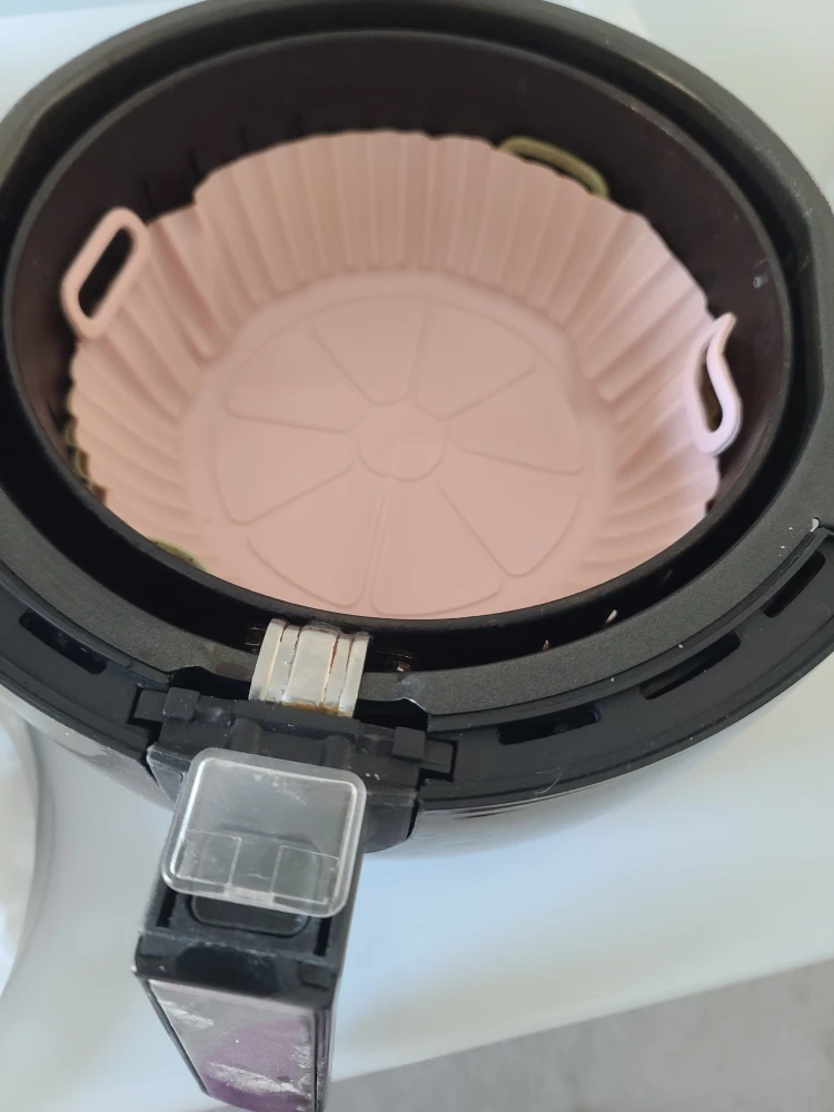 GoWISE USA Air Fryer with Silicone Liner and Parchment Liners - photo 3