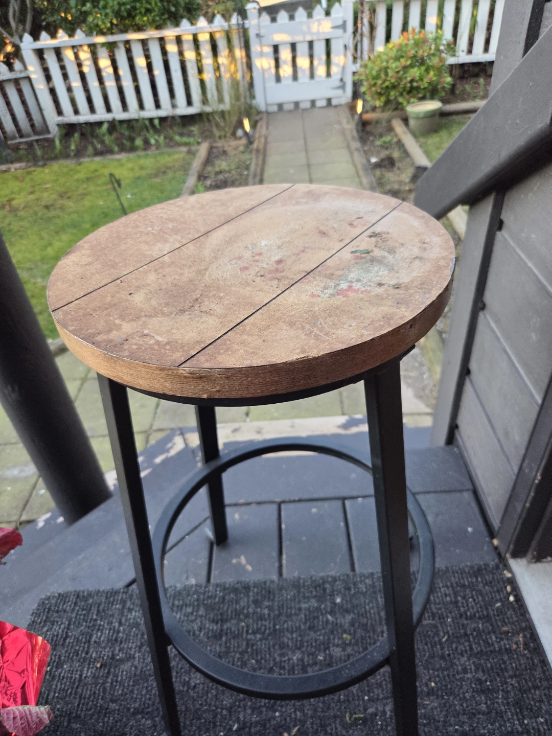 Round Wood Top Bar Stool with Metal Base