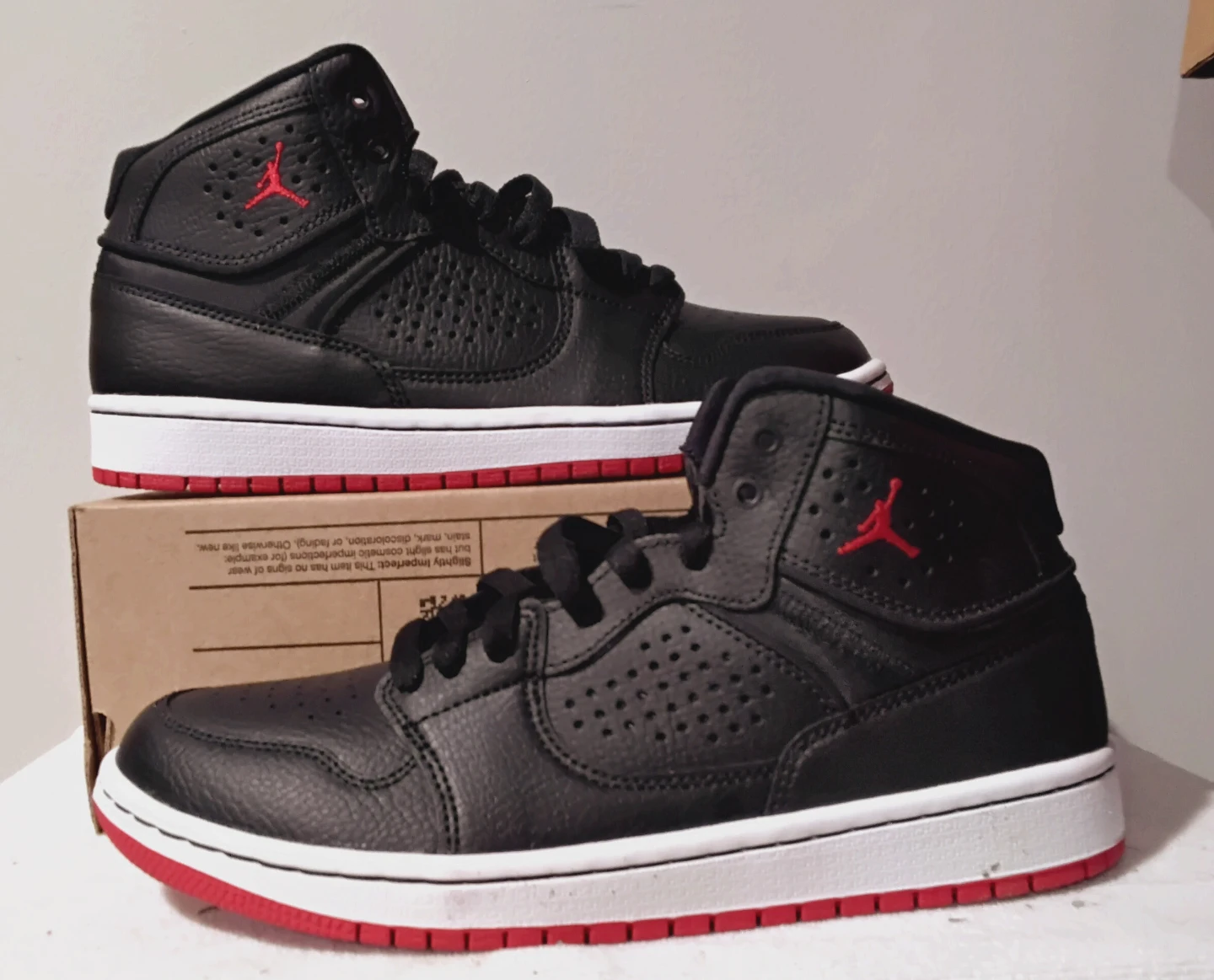 Air Jordan 1 Mid SE Black Red Basketball Shoes - photo 2