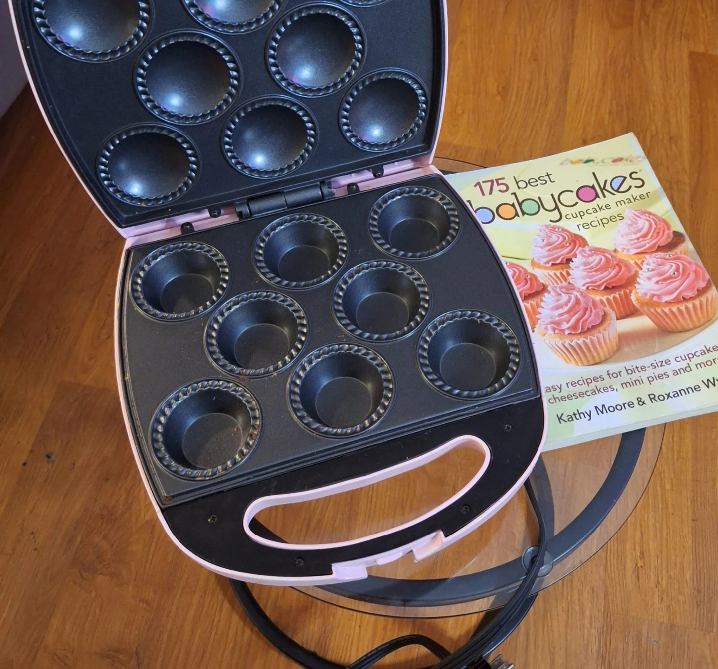 Babycakes Pink Cupcake Maker with Recipe Book - photo 2