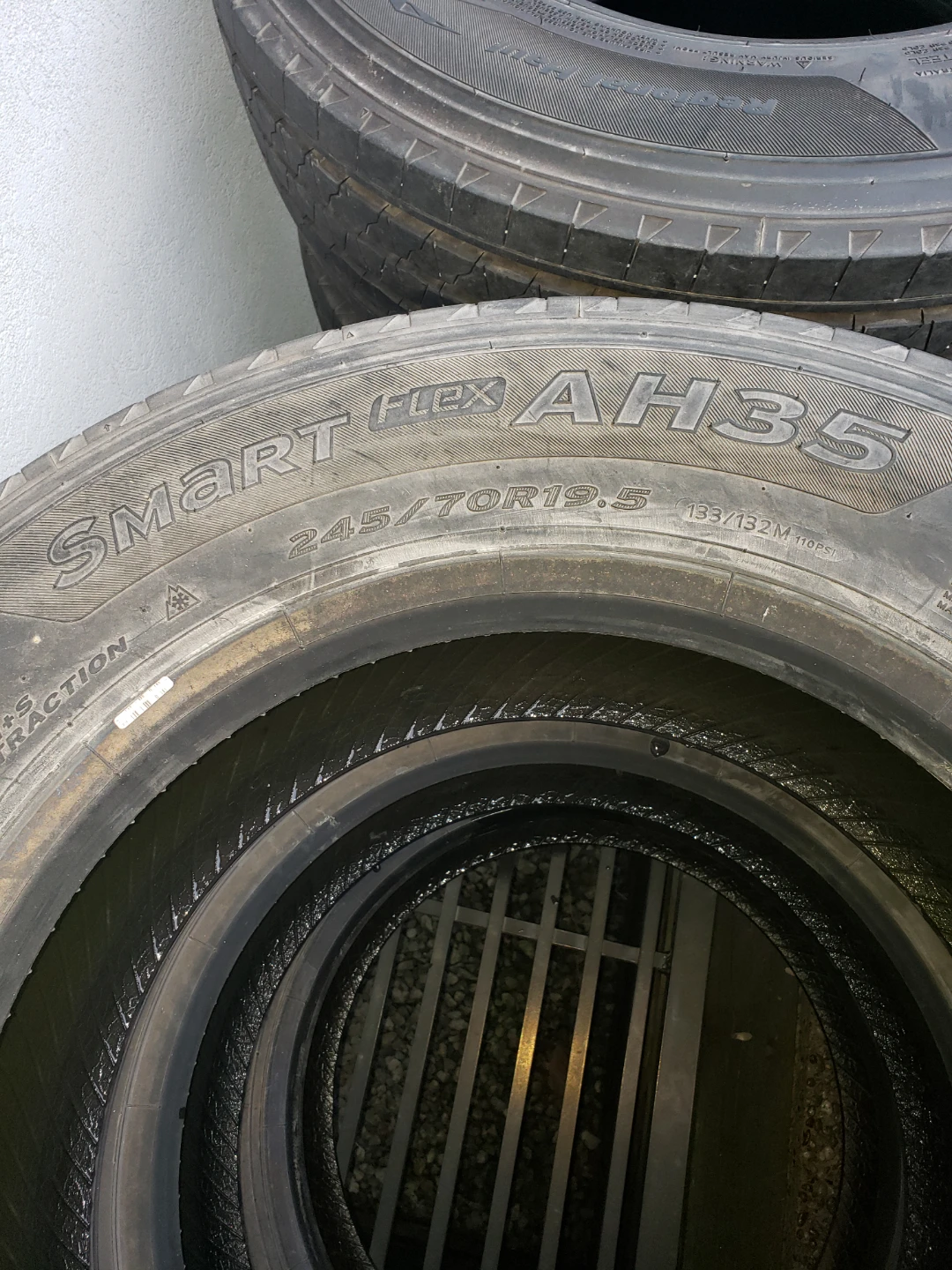 245/70R19.5 Hankook Smart Flex AH35 Tires - 245/70R19.5 - photo 2