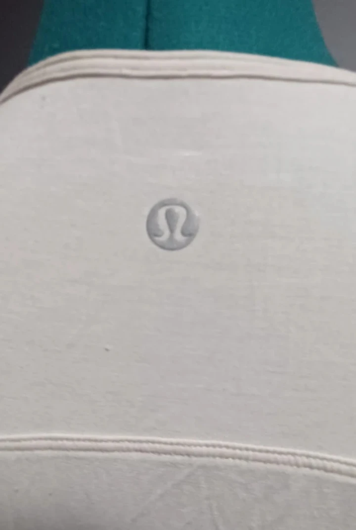 Lululemon White Cut-Out Crop Top-Size 6 - photo 3