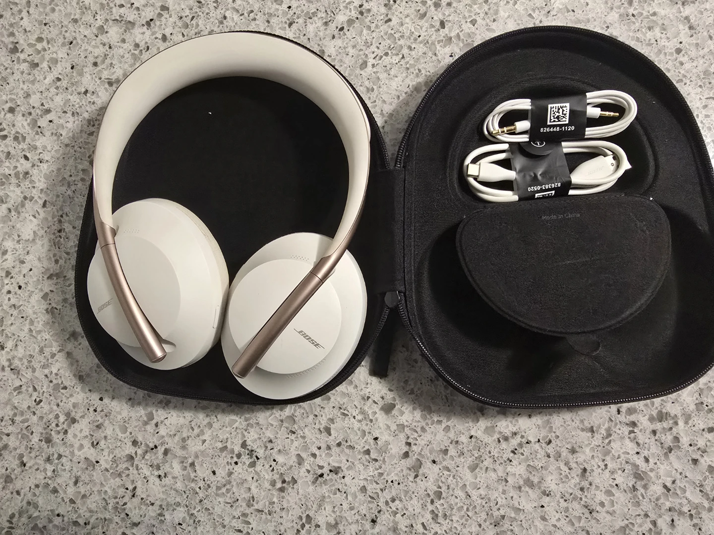 Bose Noise Cancelling Headphones 700 (White/Rose Gold)