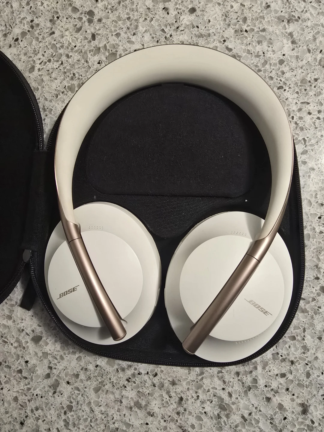 Bose Noise Cancelling Headphones 700 (White/Rose Gold) - photo 2