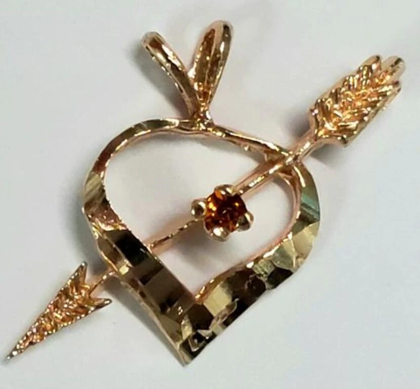 Brand New 10K Yellow Gold Heart Pendant For Sale