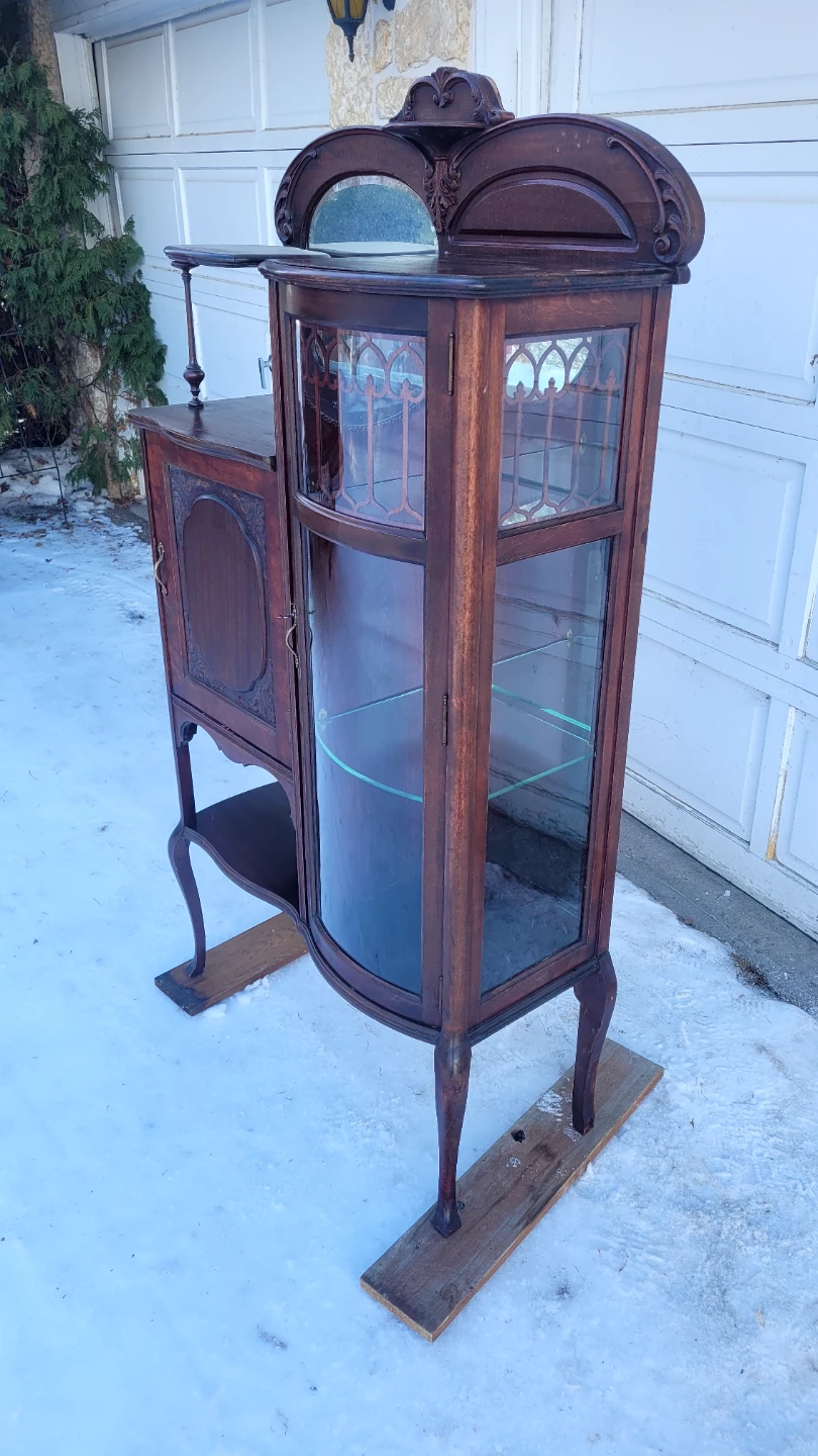 Antique Mahogany Display Cabinet w/ Key - photo 3