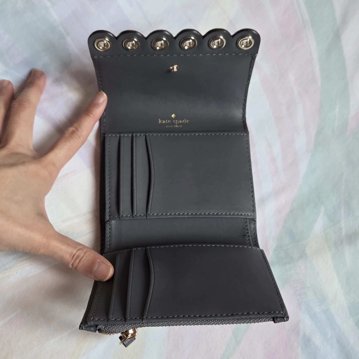 🆕Kate Spade Grey Wallet - photo 4