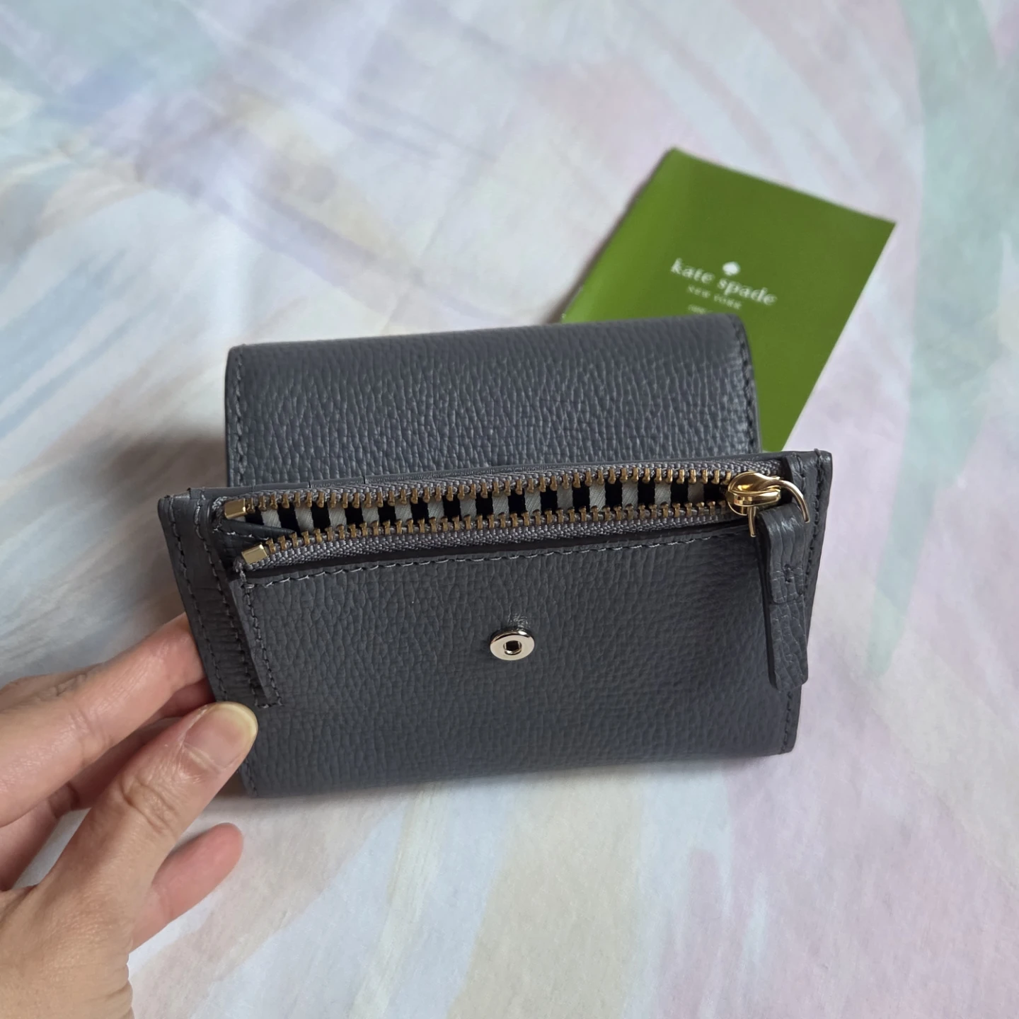 🆕Kate Spade Grey Wallet - photo 5
