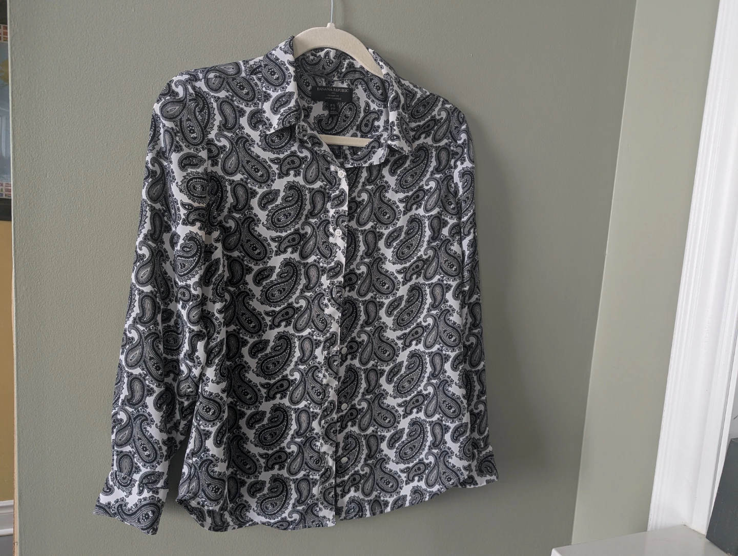 Banana Republic Paisley Button-Up Shirt Size Small