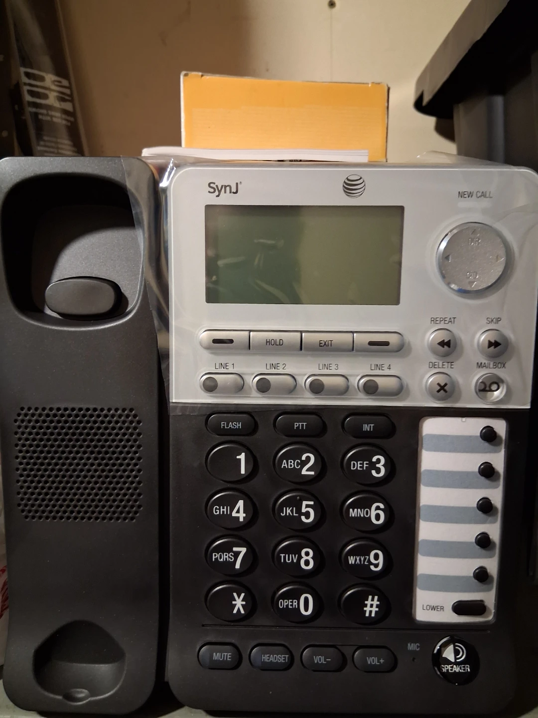 AT&T SynJ SB67148 DECT 6.0 4-Line Expansion Deskset