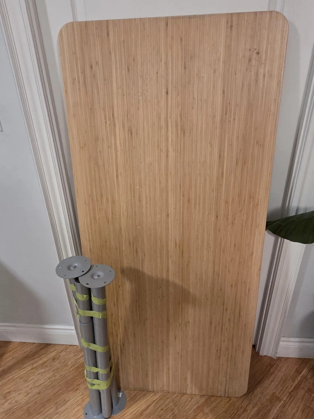 IKEA OLVO Desk 140cm - photo 2