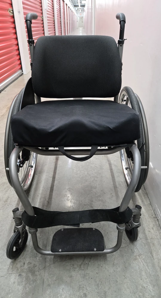 Quickie titanium wheelchair - photo 2