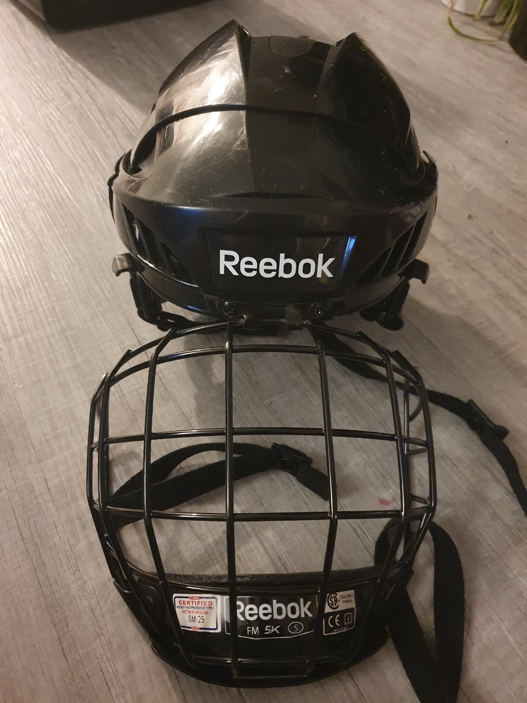 Reebok Hockey Helmet with Face Cage - SM-25
