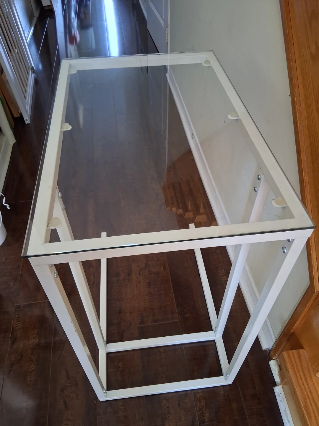 White Metal Frame Side Table Glass Top excellent condition - photo 2