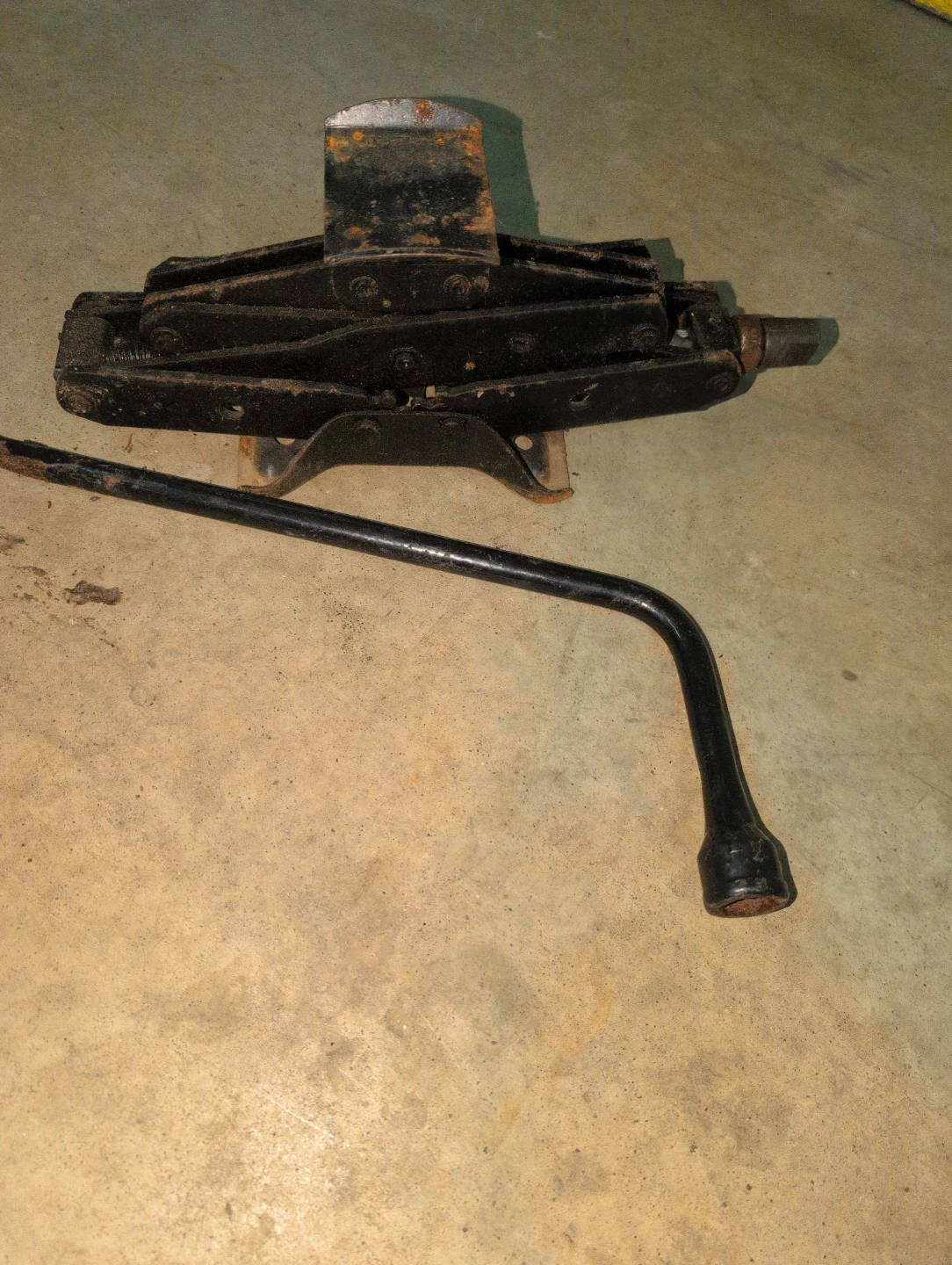 Vintage Scissor Jack with Handle - photo 4