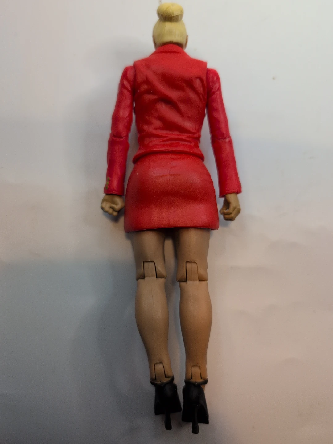 Lot of 2 Action Figures - Woman in Suit, Woman in Jeans - photo 2
