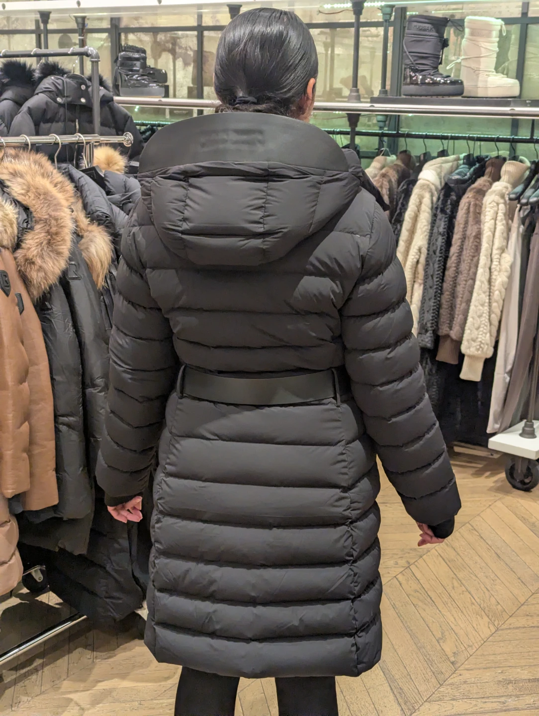 Medium RUDSAK Women's Black Down Puffer Coat