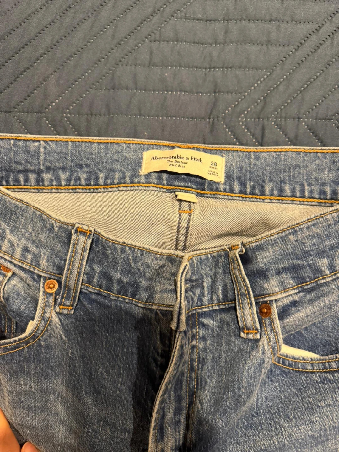 Abercrombie & Fitch The Bootcut Mid Rise Jeans - Size 28 Short - photo 3