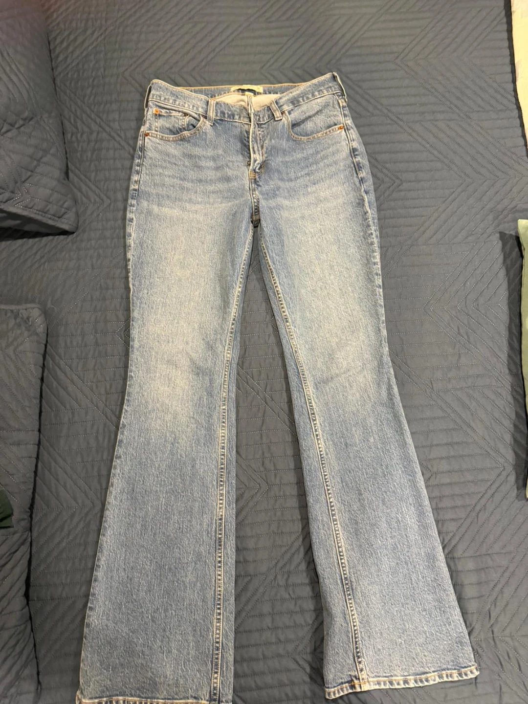 Abercrombie & Fitch The Bootcut Mid Rise Jeans - Size 28 Short - photo 4