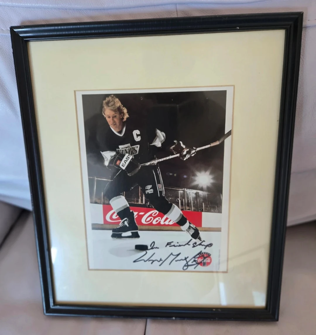 L. A. Kings' Wayne Gretzky personally autographed photo. 🏆 - photo 2