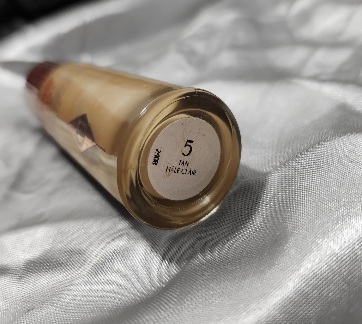 Charlotte Tilbury Airbrush Flawless Foundation 5 Neutral - photo 3