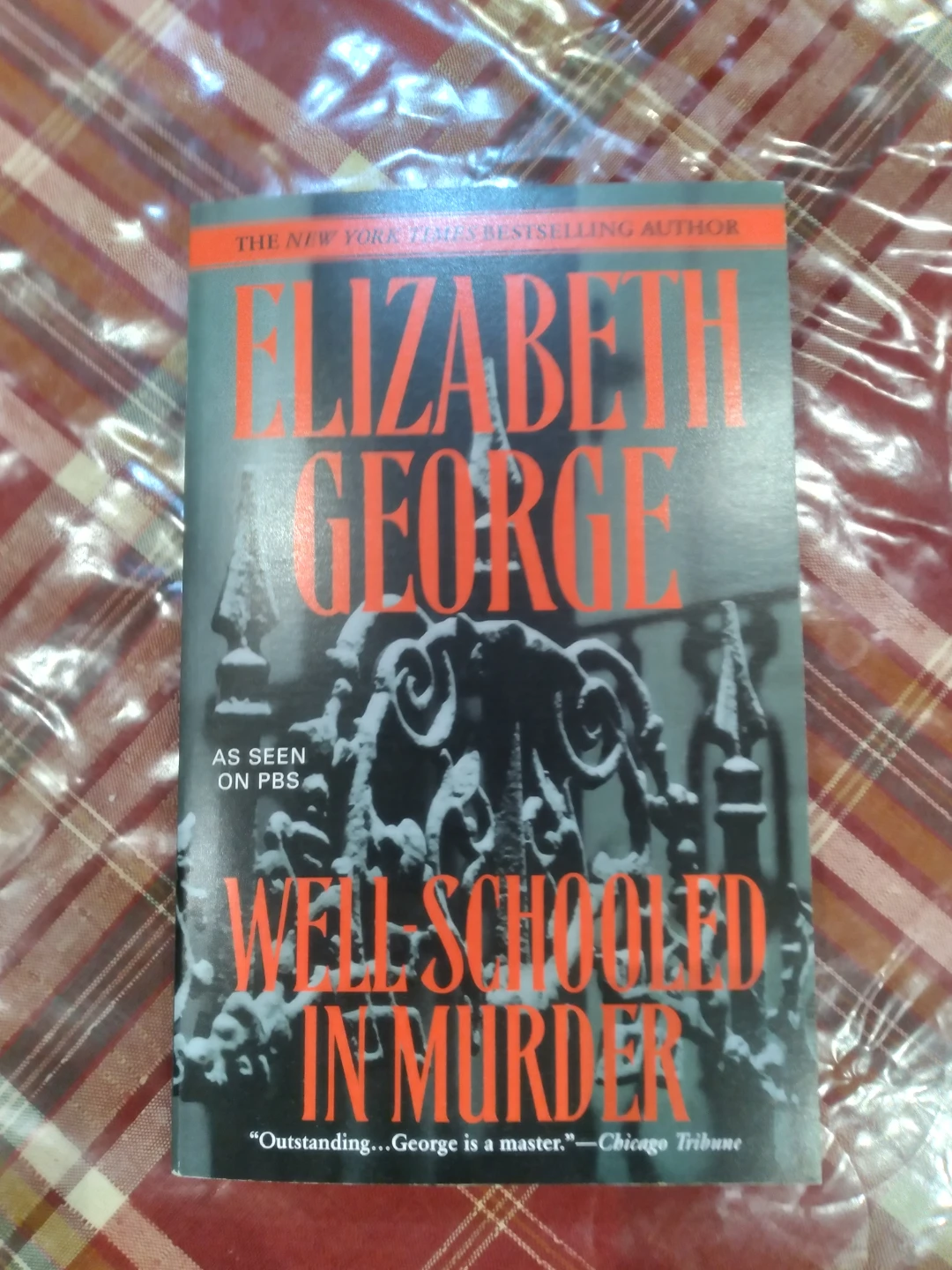 Three Dollars Elizabeth George Mystery Novels - 5 Book Bundle - photo 2
