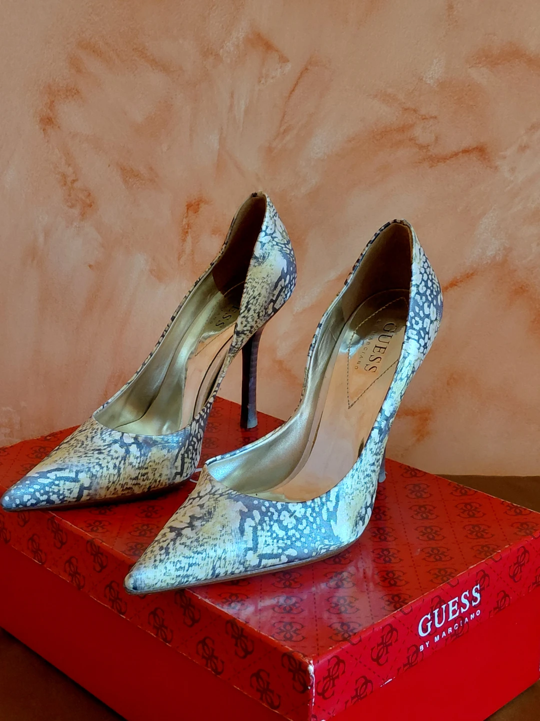 Guess By Marciano Women's High Heel Pumps