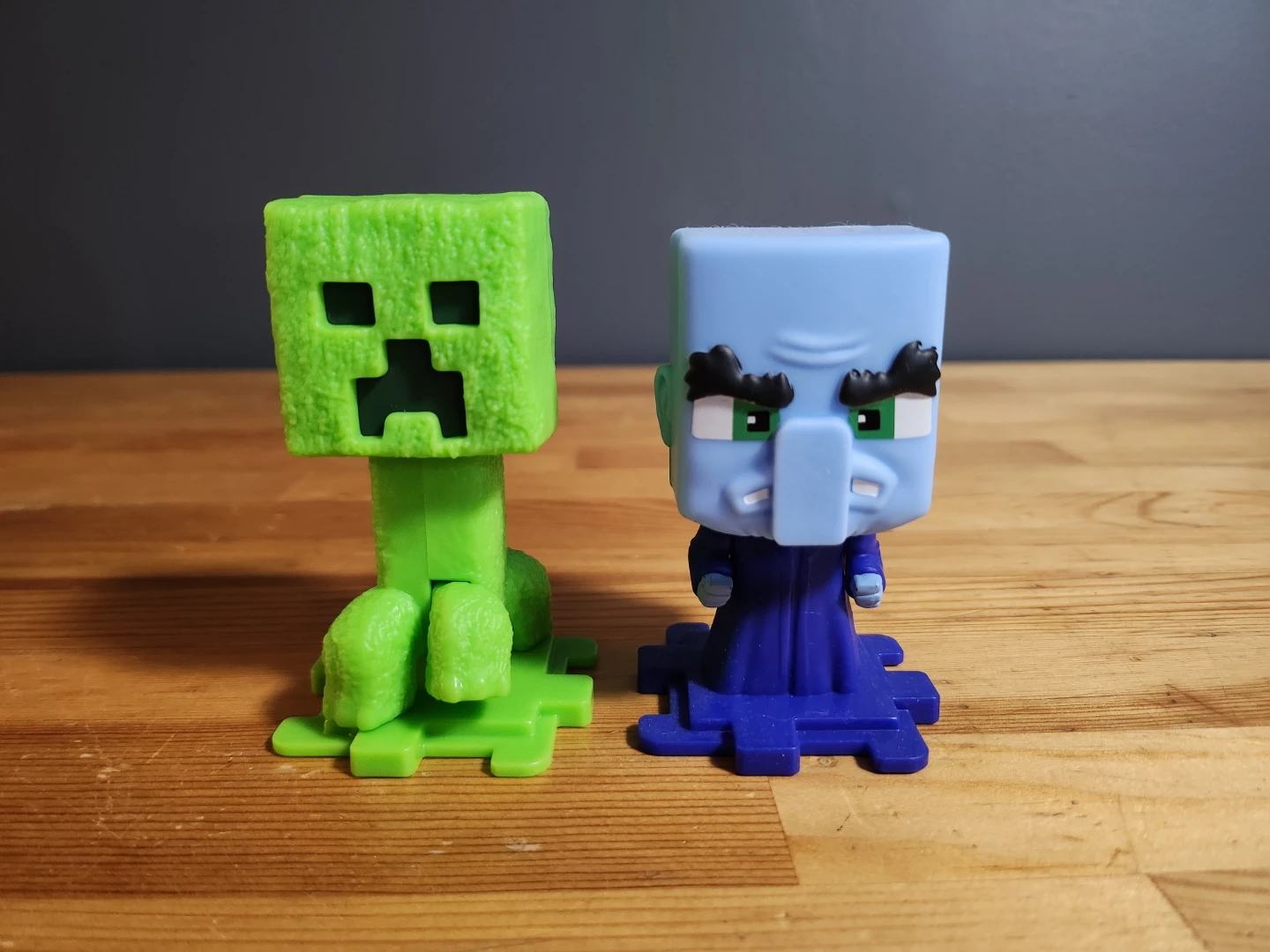 Minecraft Creeper & Villager Figurines