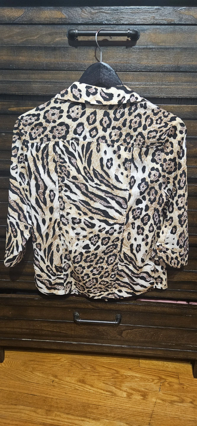 Bebe Leopard Print Button-Up Shirt Size S/M - photo 2