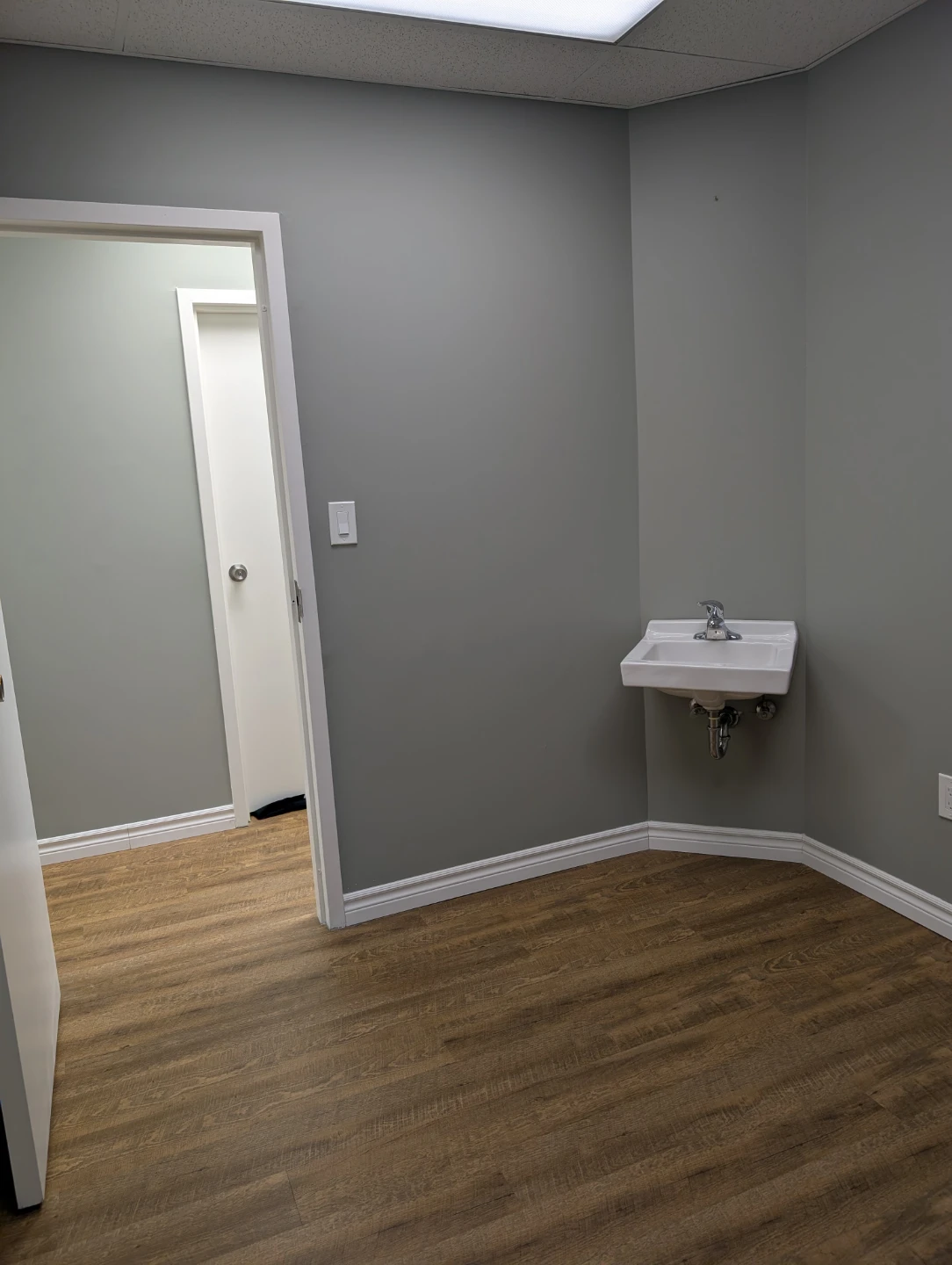 Professional Health care office space for rent - photo 2