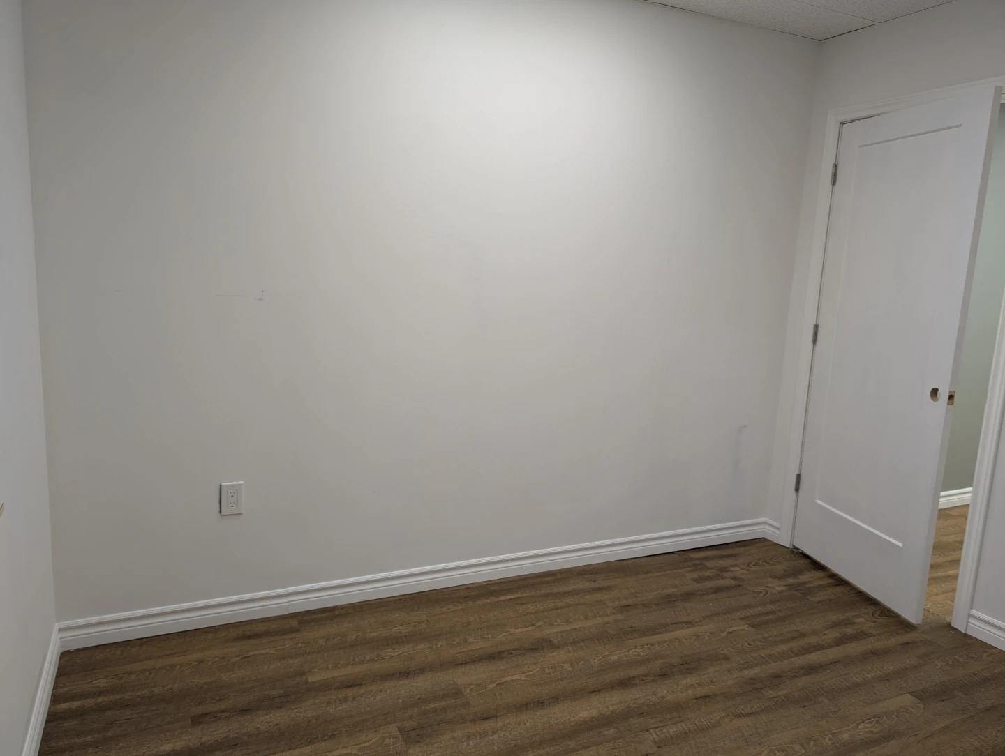 Professional Health care office space for rent - photo 4