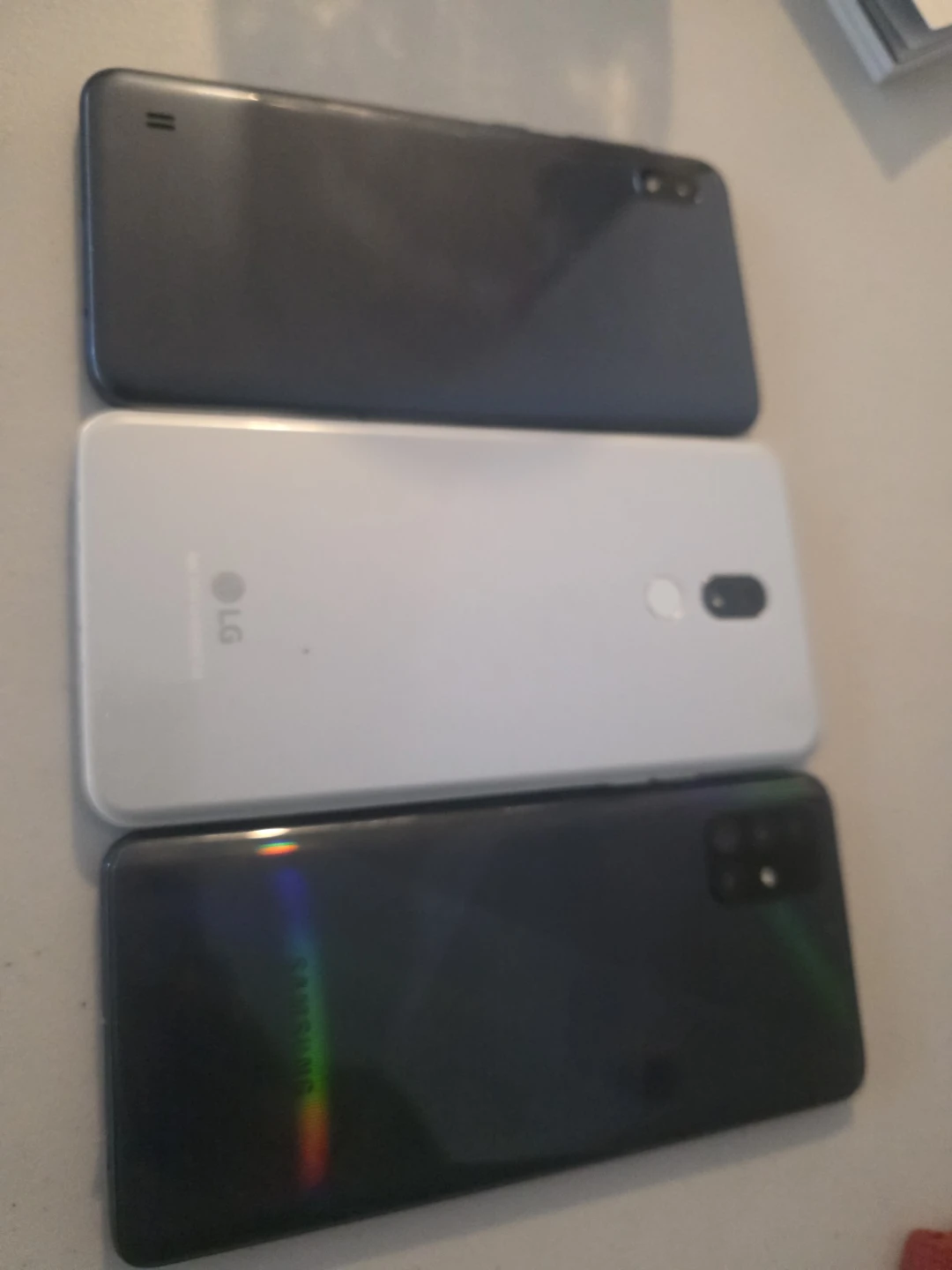 Samsung, LG, and Samsung Smartphone Bundle - photo 2