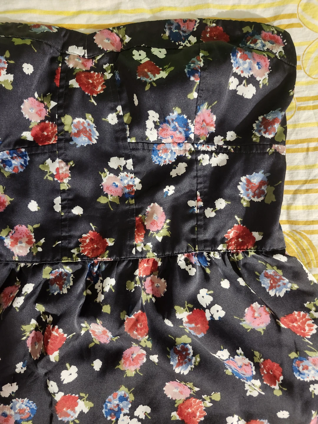 American Eagle satin floral peplum tube top - photo 3