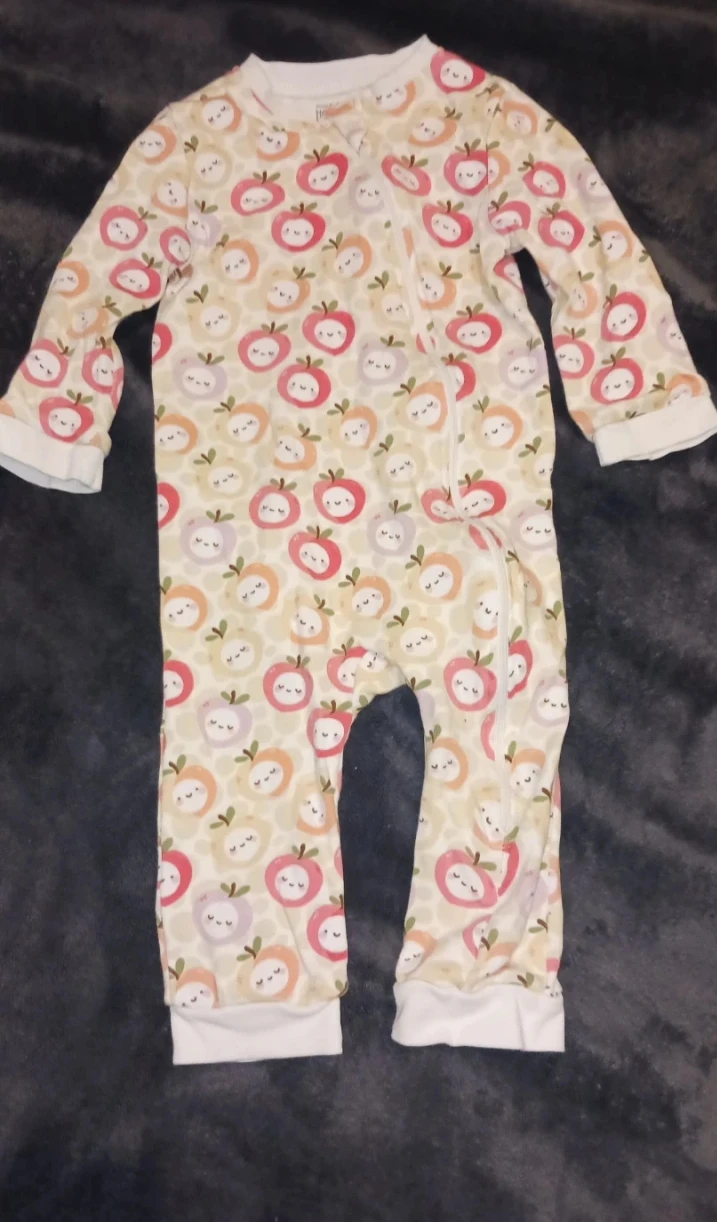 Hello Baby Footed Pajamas 18M 🥕