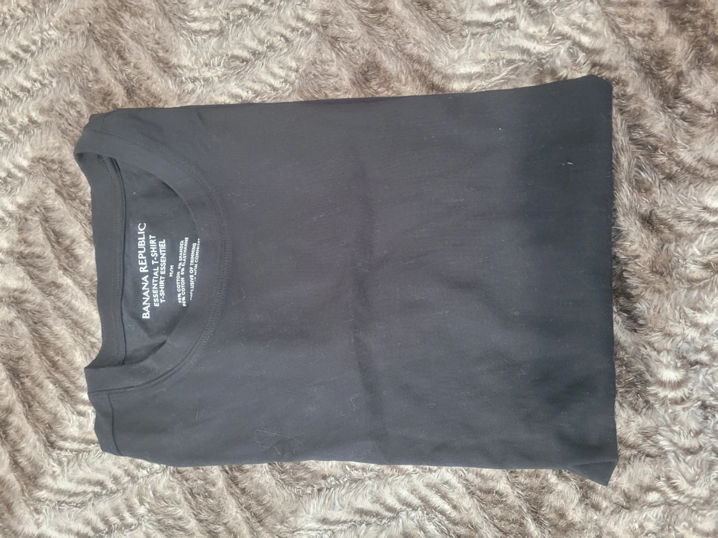 Banana Republic Essential Black T-Shirt - Medium